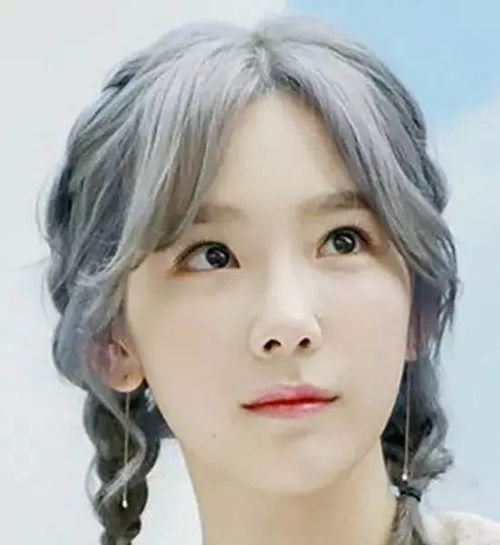 個性少女風隨意切換 解鎖最流行的發色靈感，盡在青木信息